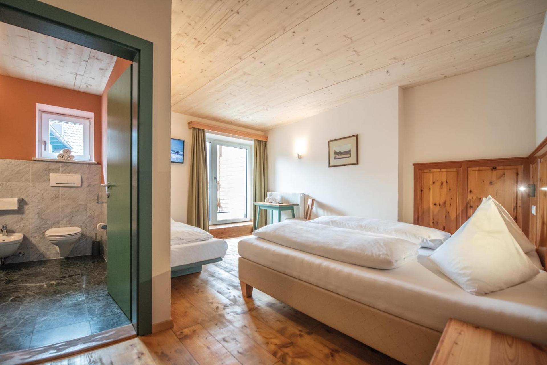 Hotel Gassenwirt Chienes Buitenkant foto